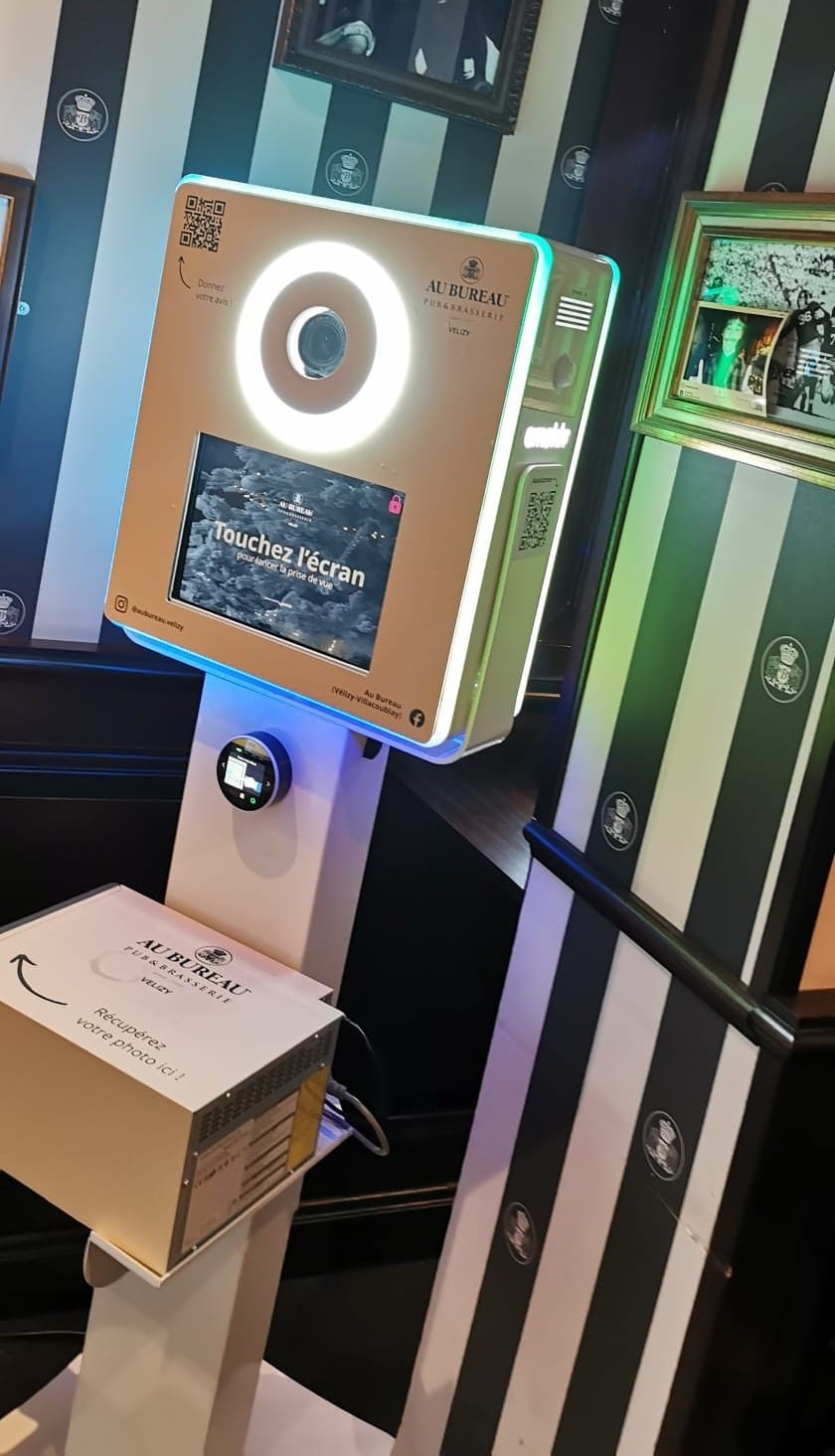 photobooth au bureau restaurant animation flocage borne photo personnalisée smakk