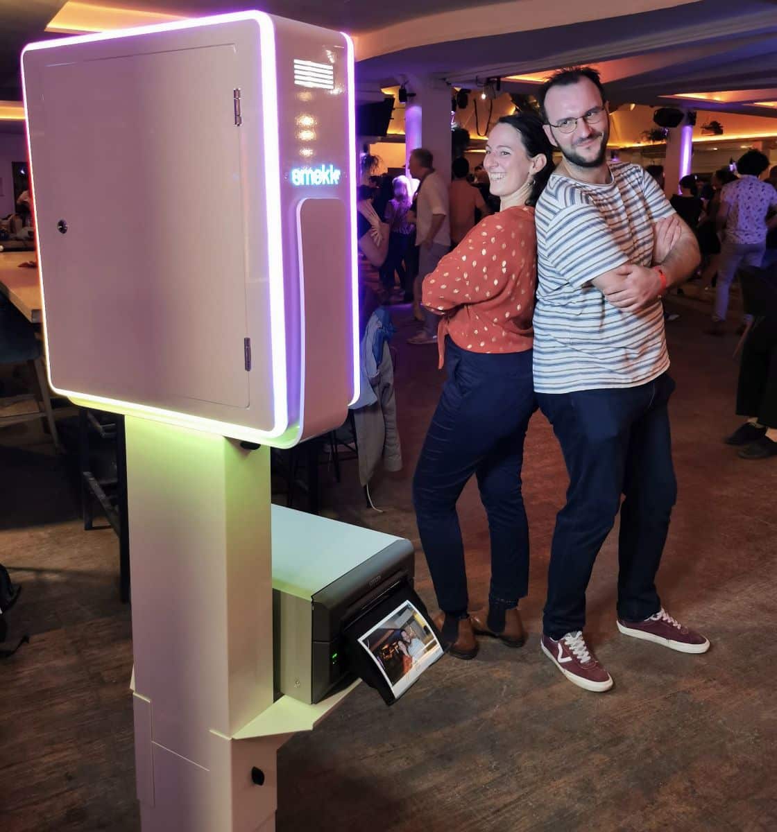borne photobooth entreprise lindylicious collegue dos a dos led smakk blanc imprimante tirage papier