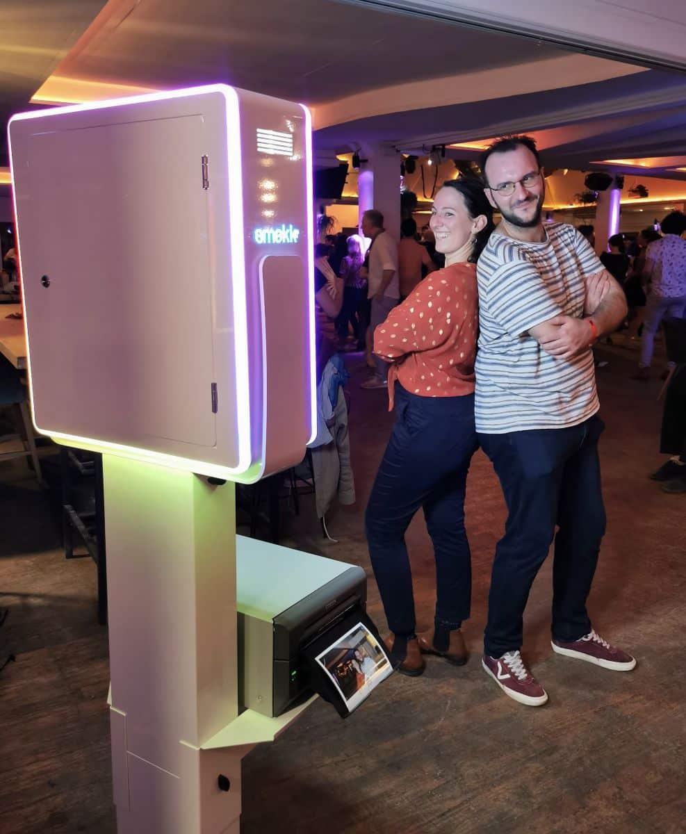 soirée salle fete photo booth smakk borne blanche led rgb lumineuse