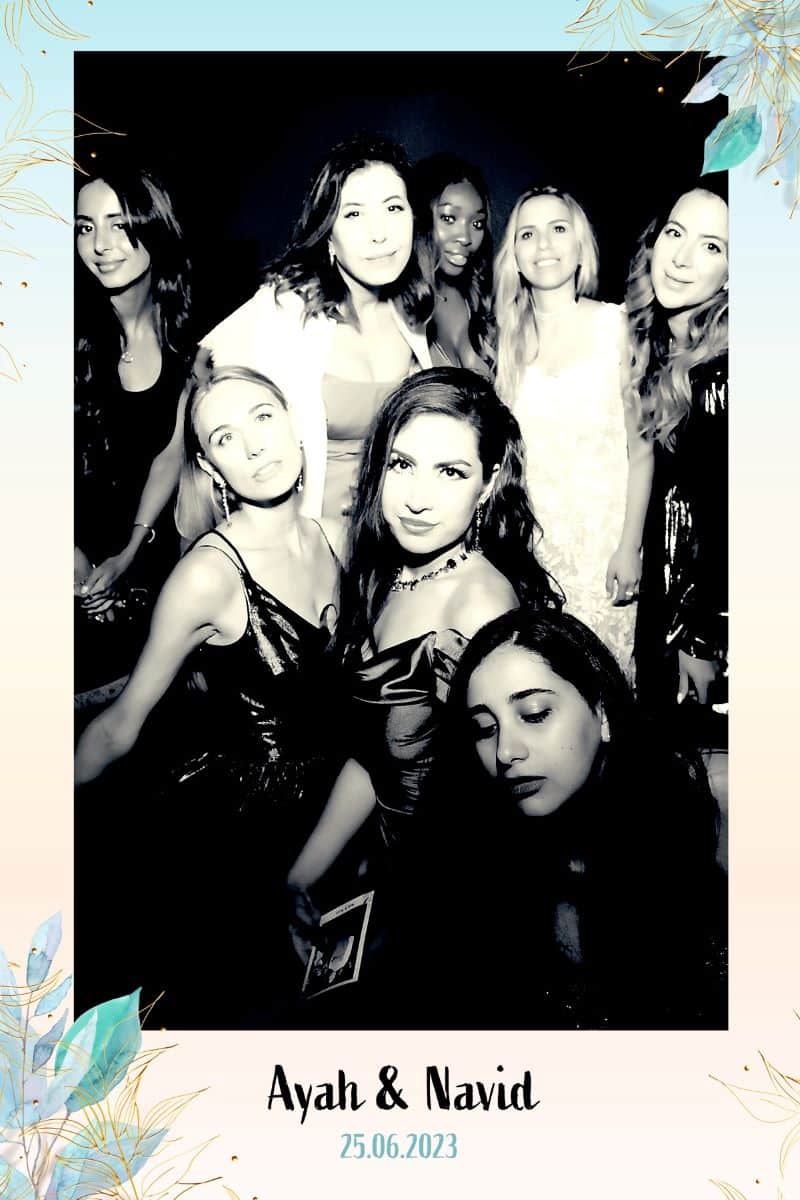 ayah navid mariage miroir photobooth invités groupe selfie