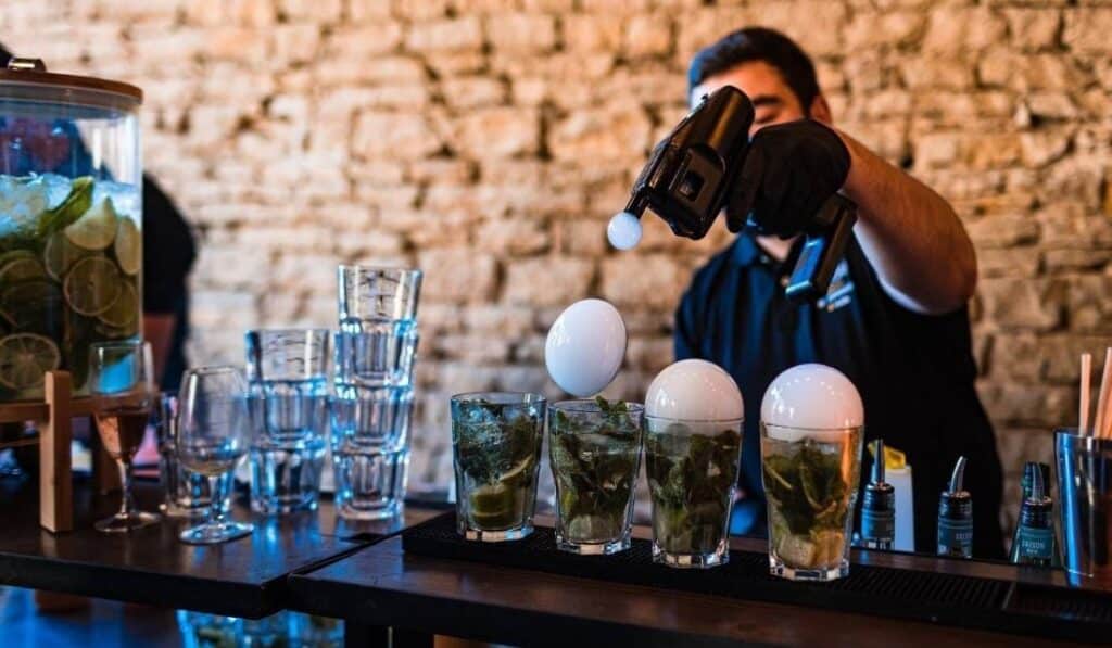 cocktail bulle fumée mixologie barman verre mojito