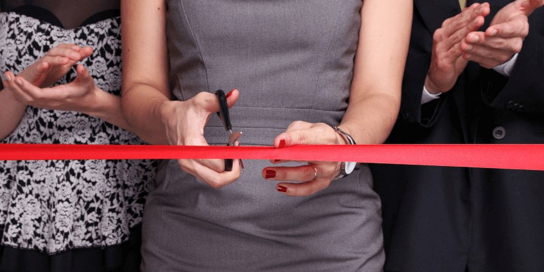 coupage de ruban soirée inauguration nouveauté