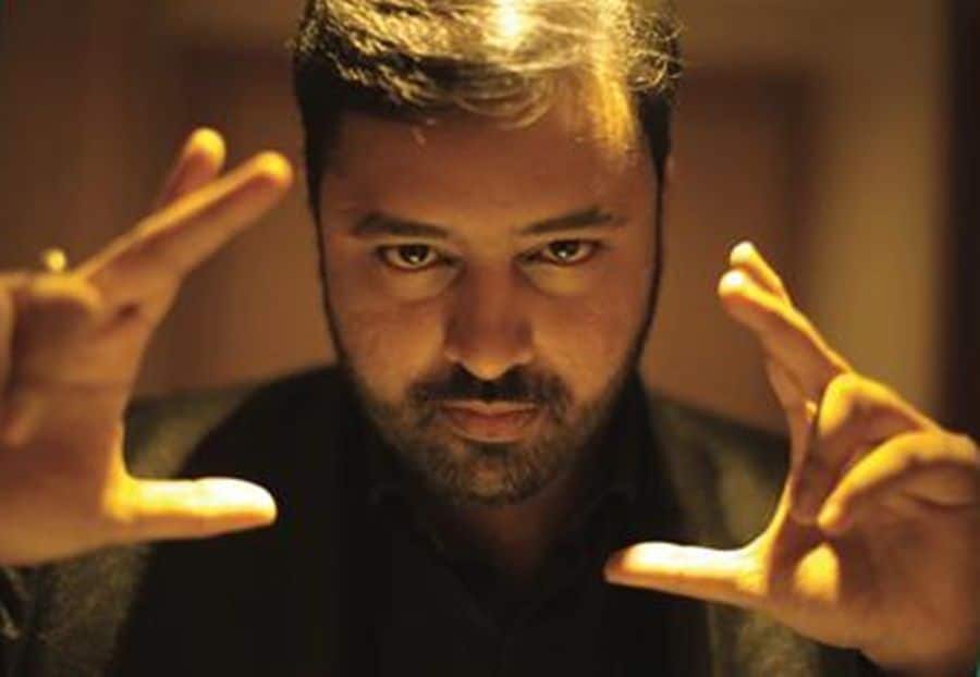 magicien mentaliste gros plan