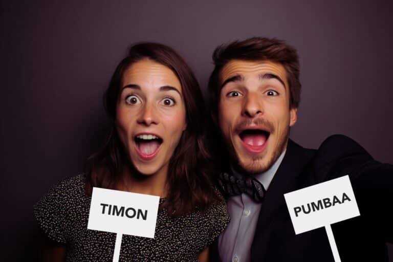jeu des binômes duos cérémonie mariage photo pancarte nom personnage disney timon pumbaa selfie pov photobooth activité animation pour les invités