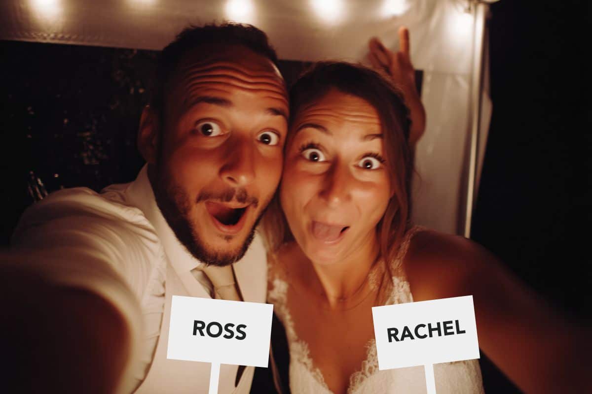 jeu des duos mariage avec photobooth prise photo selfie rencontres rire entre invités cérémonie repas