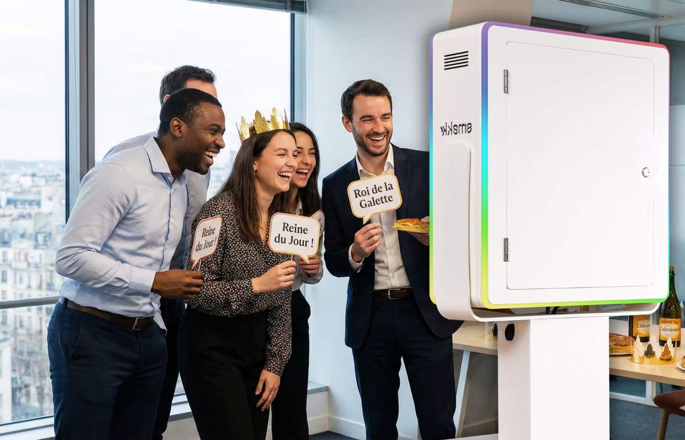 animation évenement galette des rois au bureau collaborateur employé prise photo selfie borne photobooth smakk avec impression props roi reine