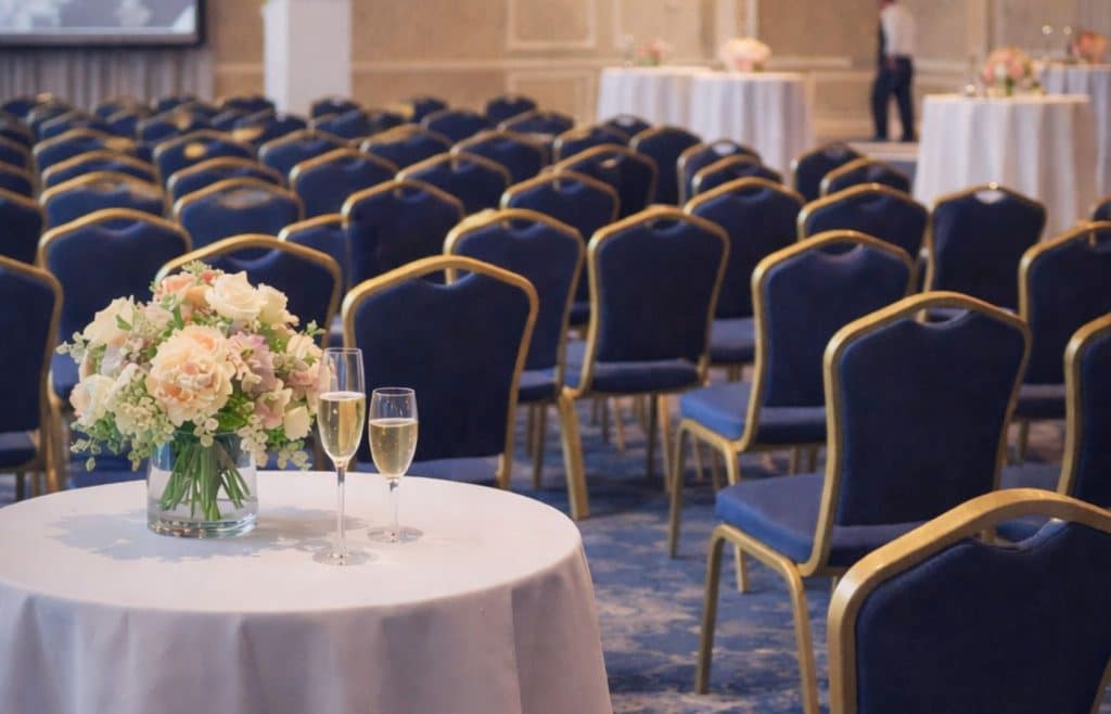 chaise bleue location mobilier évenement entreprise salle réception