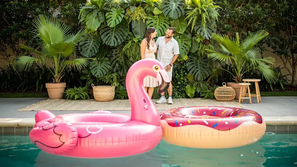 Editorial photo illustrating Décoration : Bouées géantes et pour décoration : bouées géantes et ambiance estivale