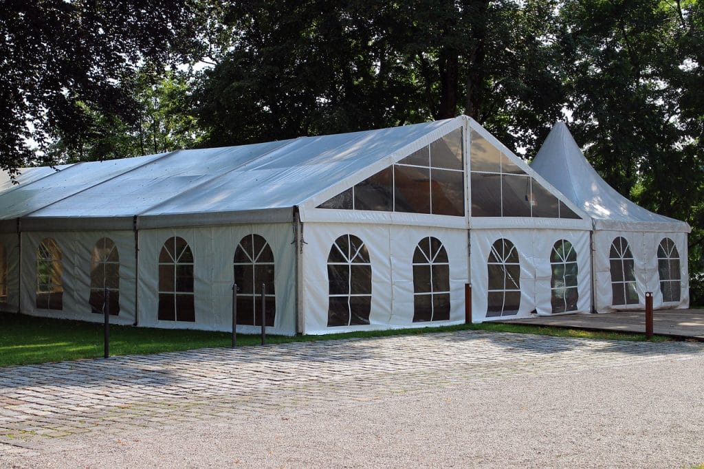 barnum tente salle extérieur mobile à louer